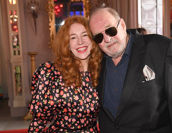 Der Musikproduzent Ralph Siegel ist in vierter Ehe mit Laura Siegel verheiratet. (Archivbild) - © Felix Hörhager/dpa