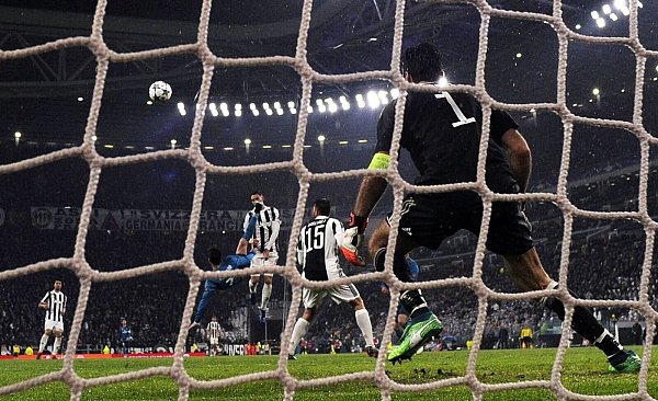 Am 3. April 2018 erzielte Ronaldo für Real Madrid im Champions-League-Spiel bei Juventus Turin ebenfalls ein spektakuläres Fallrückzieher-Tor. - © Alberto Lingria/XinHua/dpa