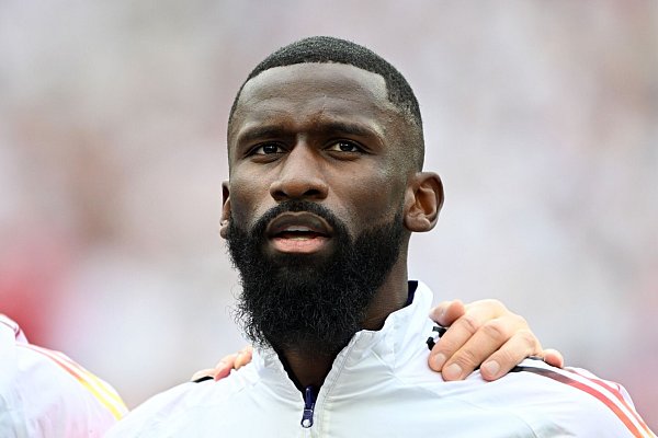 Der Verteidiger von Real Madrid bekommt eine Erholungspause. - © Federico Gambarini/dpa