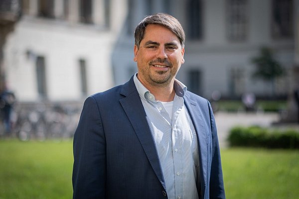 Robert Arlinghaus ist Professor für Fischerei an der Humboldt-Universität zu Berlin sowie Forschungsgruppenleiter am Leibniz-Institut für Gewässerökologie und Binnenfischerei (IGB). - © Stefan Klenke/Humboldt-Universität zu Berlin/dpa-tmn