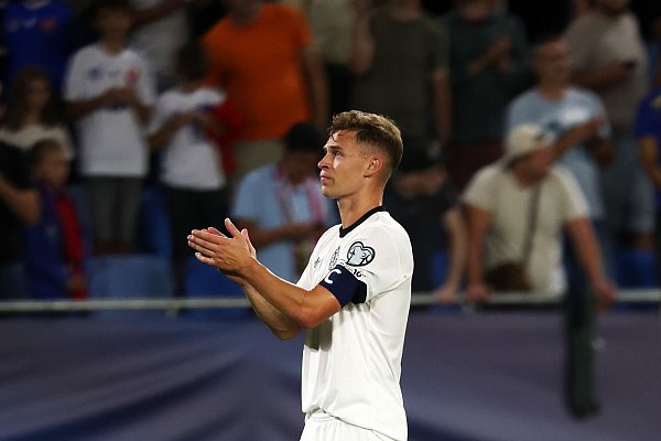 Joshua Kimmich findet nach der Niederlage in Bratislava klare Worte. - © Christian Charisius/dpa