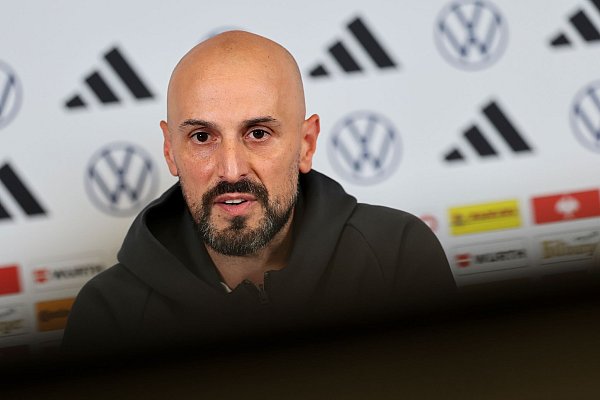 U21-Nationaltrainer Antonio Di Salvo setzt große Stücke auf Tom Bischof. - © Jan Woitas/dpa