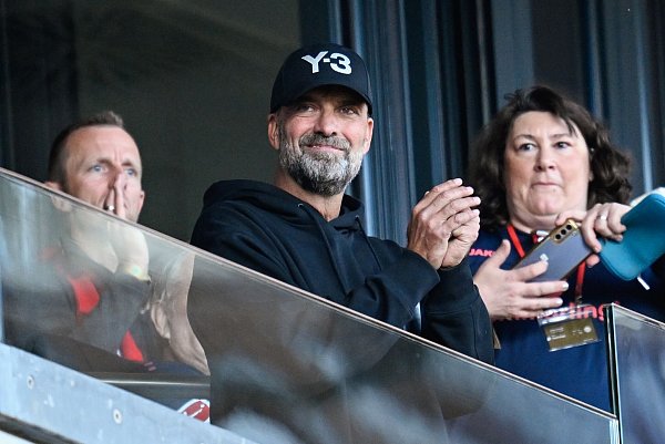Jürgen Klopp war als Mainzer Edelfan beim Spiel gegen Bremen dabei. - © Uwe Anspach/dpa