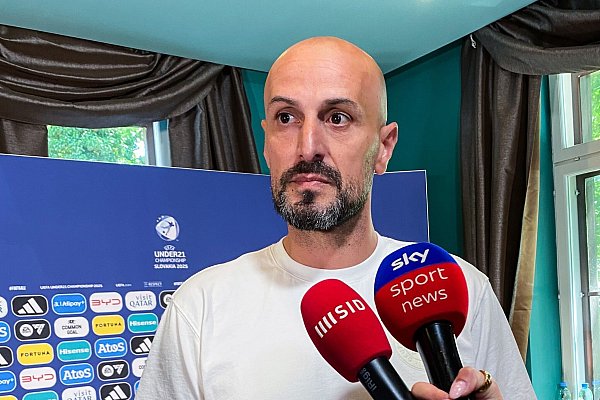 Trainer Antonio Di Salvo hofft auf eine baldige Rückkehr von Merlin Röhl. - © Christian Kunz/dpa
