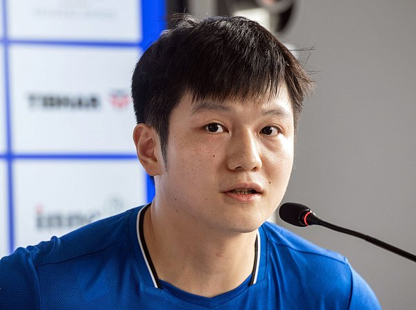 Tischtennis-Olympiasieger Fan Zhendong spielt jetzt für den 1. FC Saarbrücken. - © Harald Tittel/dpa