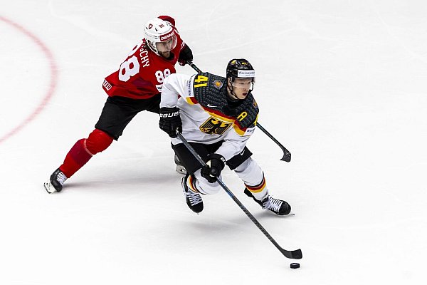 Auch Berlins Jonas Müller zeigte in der deutschen Defensive nicht sein bestes Spiel. - © Salvatore Di Nolfi/KEYSTONE/dpa