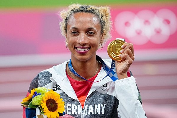 Malaika Mihambo wurde 2021 in Tokio Olympiasiegerin. - © Michael Kappeler/dpa