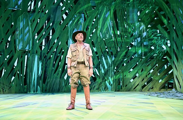 Der Schauspieler und "Tatort"-Kommissar Richy Müller probt für eine Gastrolle im Musical "Tarzan". - © Bernd Weißbrod/dpa