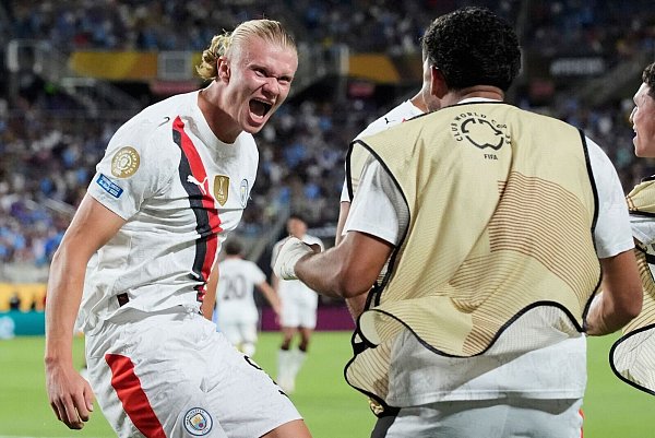 Da jubelte Erling Haaland noch nach seinem 2:2. - © John Raoux/AP/dpa