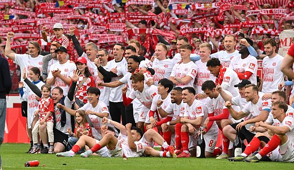 Der FSV Mainz 05 hat trotz deutlich geringerer finanzieller Mittel als RB Leipzig den Einzug für die Playoffs der Conference League geschafft. - © Torsten Silz/dpa