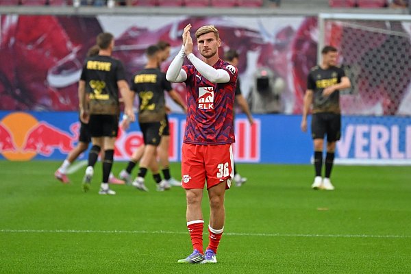 Timo Werner (RB Leipzig) ist erstmals wieder im RB-Kader gewesen und wurde von den Fans mit Sprechchören gefeiert. - © Jennifer Brückner/dpa