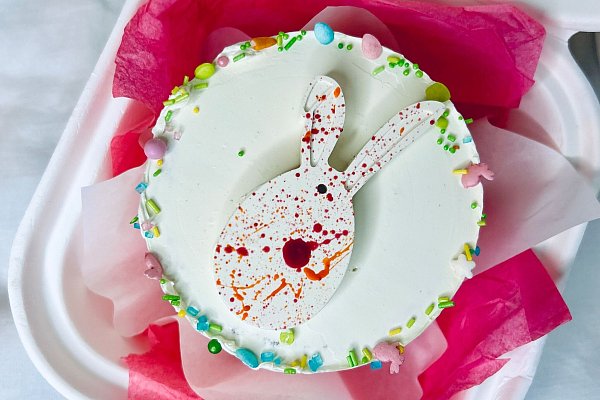 Auch spezielle Feste können thematisch bedacht werden. Hier die Osteridee von Onlinebäckerin Man Ahn Büschges. - © Mango Bakes Cakes/mangobakes.de/dpa-tmn