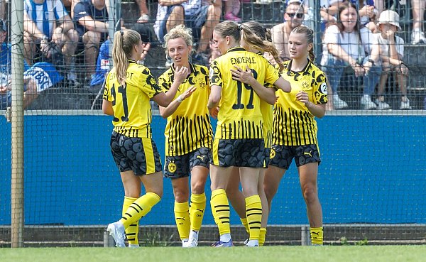 Langfristig will das Team in die 1. Bundesliga. (Archivbild) - © Andreas Gora/dpa