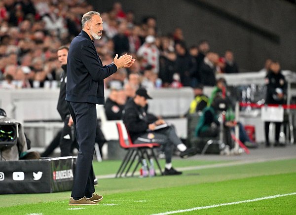 Für Hoffenheims Trainer Pellegrino Matarazzo war das Spiel beim VfB Stuttgart ein Wiedersehen mit seinem Ex-Club. - © Jan-Philipp Strobel/dpa