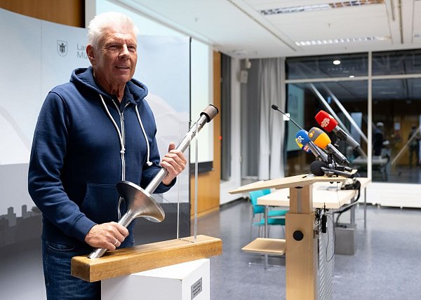 Oberbürgermeister Dieter Reiter freut sich über das Münchner Ja zu Olympia. - © Sven Hoppe/dpa