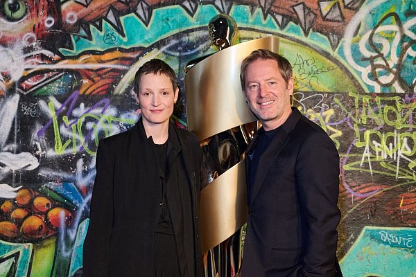 Das neue Präsidenten-Duo der Deutschen Filmakademie, Vicky Krieps und Florian Gallenberger. (Archivbild) - © Annette Riedl/dpa