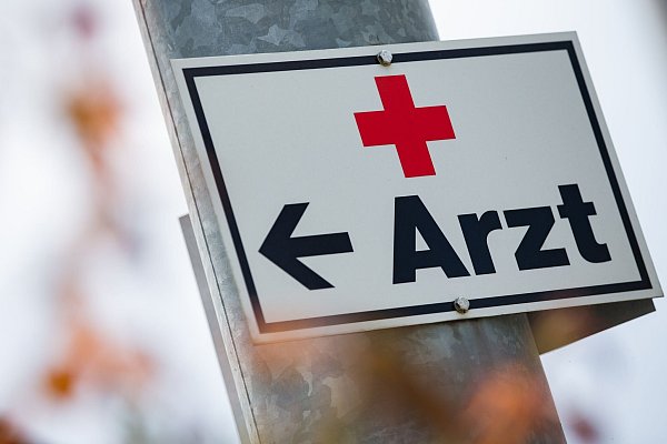 Manche Menschen brauchen bei einer Mykoplasmen-Infektion spezielle Antibiotika, um wieder gesund zu werden. (Symbolbild) - © Tom Weller/dpa