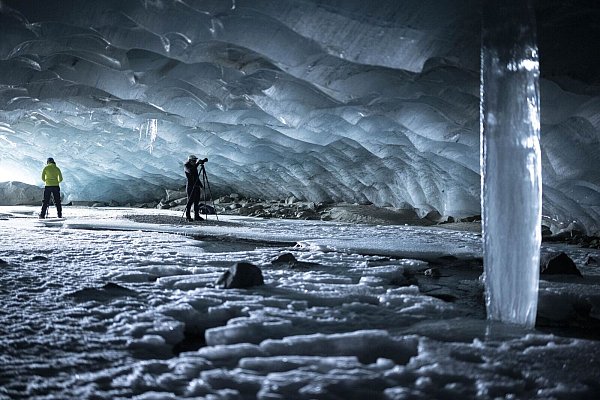 Das Eisvolumen der Schweizer Gletscher hat sich seit 1950 halbiert. (Archivbild) - © Gian Ehrenzeller/KEYSTONE/dpa