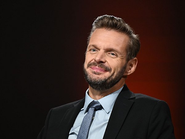 Comedian Florian Schröder kritisierte sowohl Mockridge als auch «die reflexhafte mitleidige Verteidigung von behinderten Menschen». (Archivbild) - © Arne Dedert/dpa