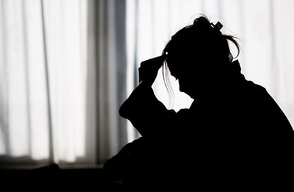 Folgen der psychischen Gewalt im Sport können Depressionen oder Essstörungen sein. (Symbolbild) - © Julian Stratenschulte/dpa