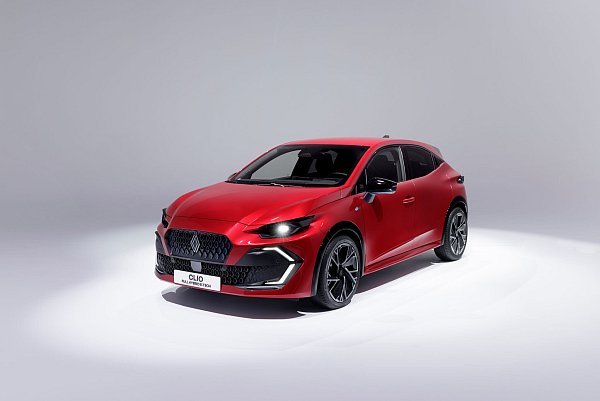 Mit neuem Design und mehr Platz kommt der Renault Clio noch in diesem Jahr zu Preisen ab etwas mehr als 20.000 Euro auf den Markt. - © Clément Choulot/Renault/dpa-tmn