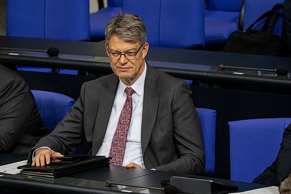 Bundesminister Schnieder ist in München nicht dabei. - © Fabian Sommer/dpa