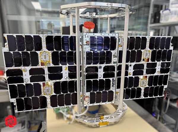 Der erste neue Empfänger des Tierbeobachtungsprojekts «Icarus» ist ins All geflogen. - © OroraTech/dpa