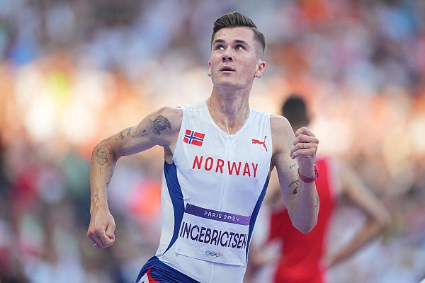 Jakob Ingebrigtsen gewinnt Gold über 5000 Meter. - © Michael Kappeler/dpa