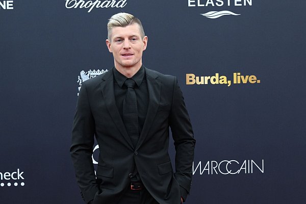 Toni Kroos gewann mit Real Madrid in der vergangenen Saison die Champions League. - © Felix Hörhager/dpa