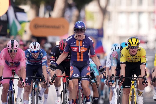 Casper van Uden war auf der vierten Etappe der schnellste Sprinter. - © Massimo Paolone/LaPresse via AP/dpa