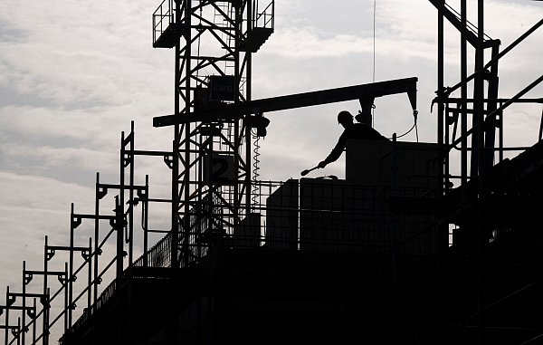 Ein Grund für die Schwäche der deutschen Wirtschaft: Die Krise im Wohnungsbau (Archivbild). - © Monika Skolimowska/dpa