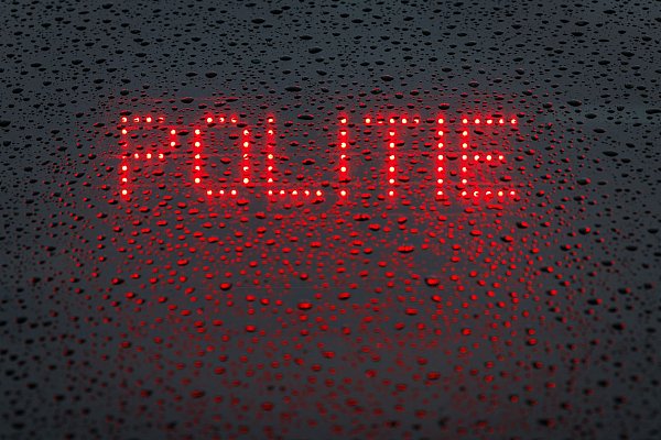 Die niederländische Polizei sucht mit Hochdruck nach den zwei Kindern. (Illustration) - © Friso Gentsch/dpa