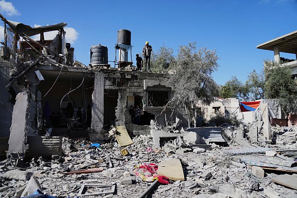 Große Teile des Gazastreifens sind zerstört. - © Abdel Kareem Hana/AP/dpa