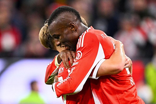 Nach viel Kritik gab es nun Lob für Nicolas Jackson. - © Tom Weller/dpa