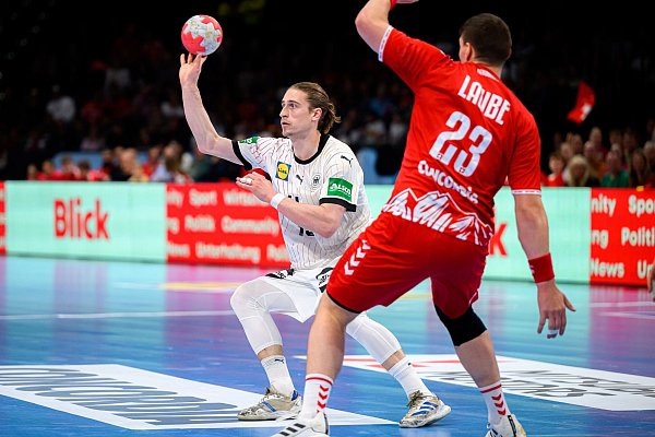 Fordert mehr Konzentration und Bereitschaft: Spielmacher Juri Knorr. - © Marco Wolf/dpa