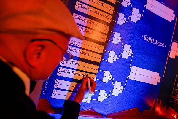 In mehreren Runden geht es darum, den Sieger des Abends zu finden. - © Thomas Banneyer/dpa