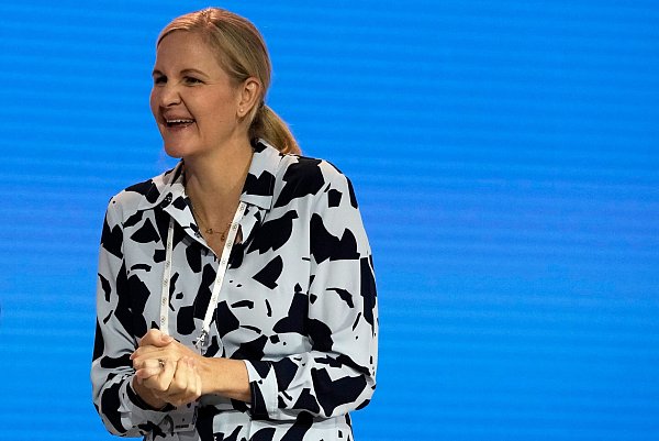 Kirsty Coventry könnte die erste Frau an der Spitze des IOC werden. - © Thanassis Stavrakis/AP/dpa