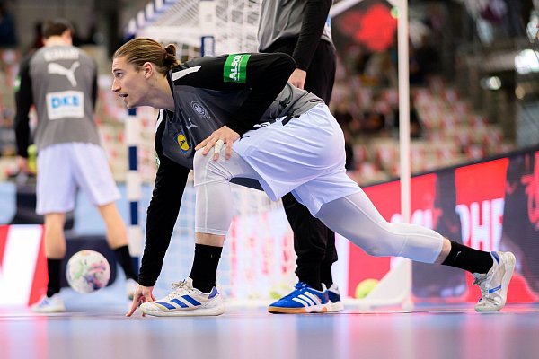 Sein Einsatz gegen Österreich ist fraglich: Spielmacher Juri Knorr. - © Marco Wolf/dpa