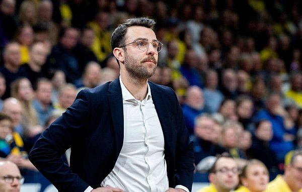 Hamburg mit Trainer Benka Barloschky hat auch gegen Bonn verloren. - © Hauke-Christian Dittrich/dpa