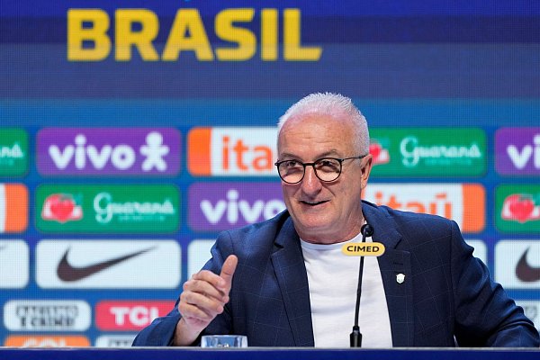 Verzichtet auf Neymar und Endrick: Brasiliens Coach Dorival Junior. - © Silvia Izquierdo/AP