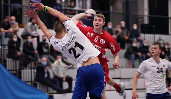 Hoffnung auf eine Aufstiegsrunde: Jannis Heidemann (am Ball) und seine TSG Altenhagen-Heepen. - © Peter Unger