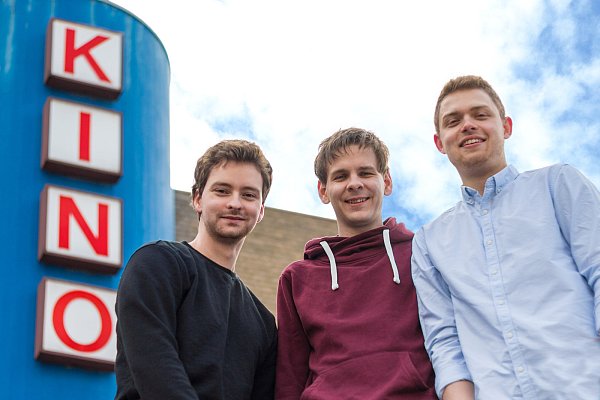 Daniel Littau, Andreas Olenberg und Sebastian Sellner (v. l.) von „Camcore" in ihrer Heimatstadt Espelkamp. - © Björn Leisten