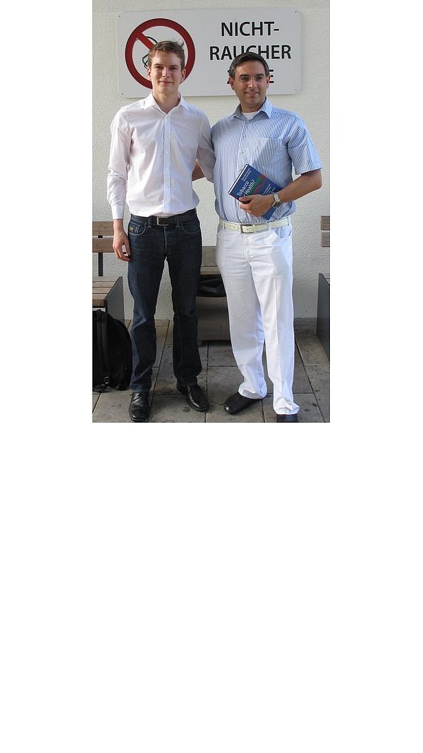 Titus Brinker (l.) mit Prof. Dr. David Groneberg.