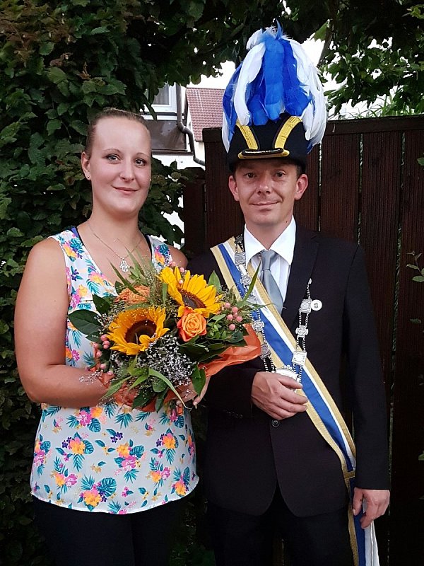 Die Majestäten in Calenberg: Jasmin Kornelius und Michael Tewes werden beim Schützenfest im Mittelpunkt stehen. - © Schützenverein Calenberg