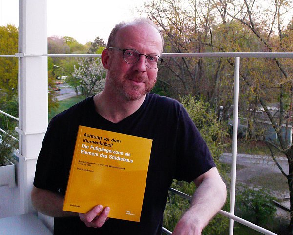 Redakteur Ulrich Brinkmann würdigt auch Paderborn in seinem neuen Buch. - © privat
