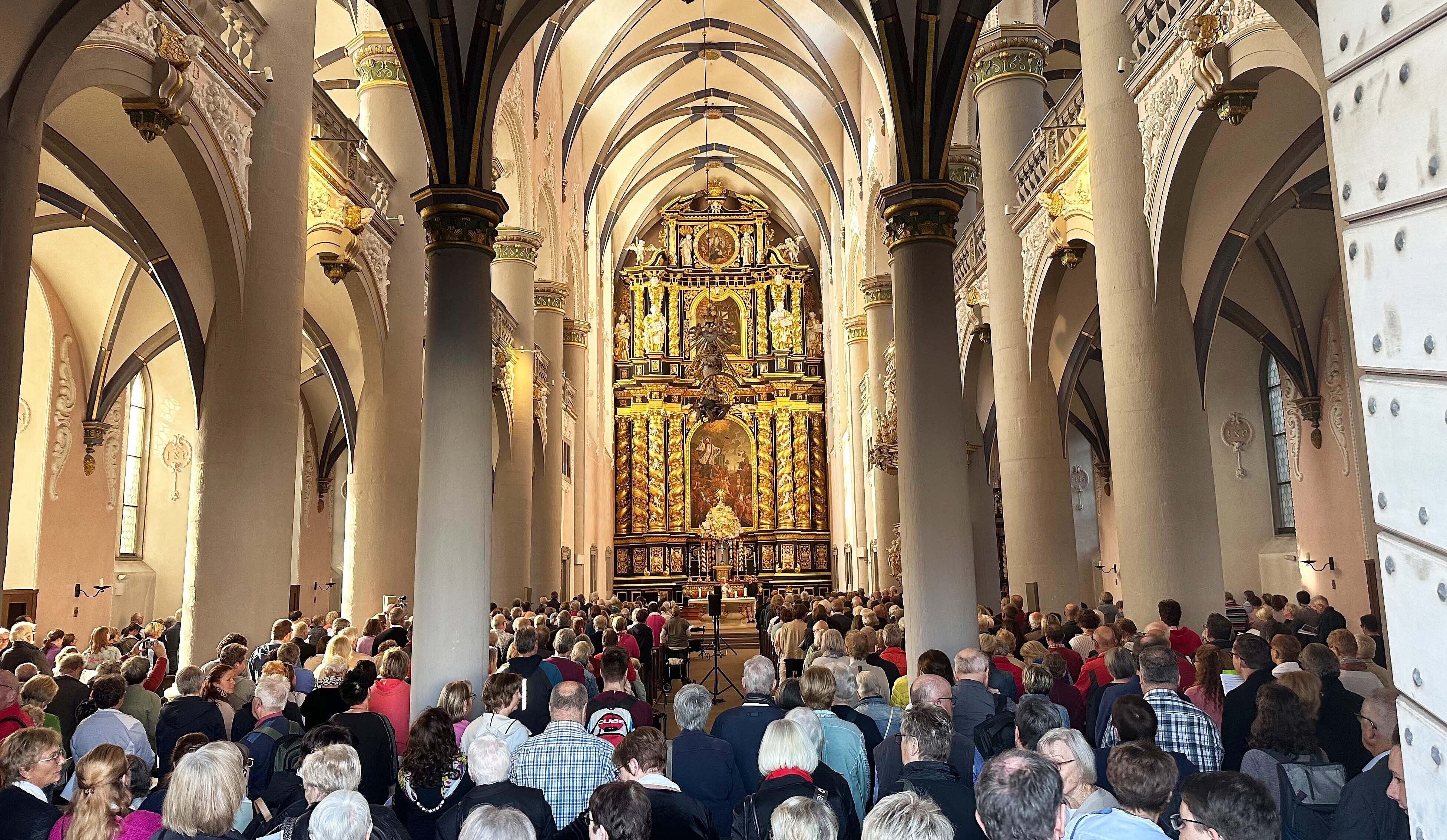 Live aus Paderborn: ZDF überträgt Weihnachtsgottesdienst aus der Marktkirche