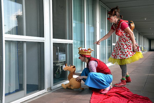 Clowns im Kinderkrankenhaus des Klinikum Herford. - © Klinikum Herford