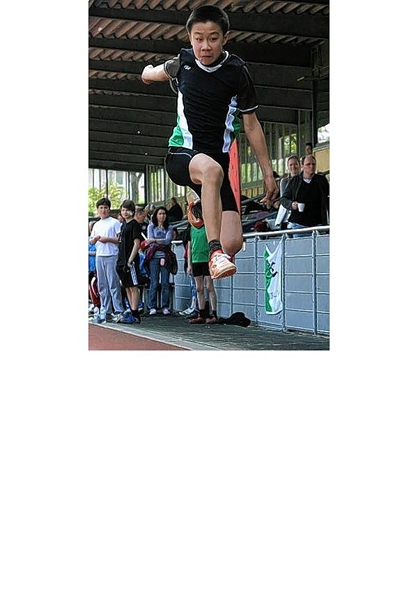 Zijian Wang beim Weitsprung. - © FOTO: KREFT