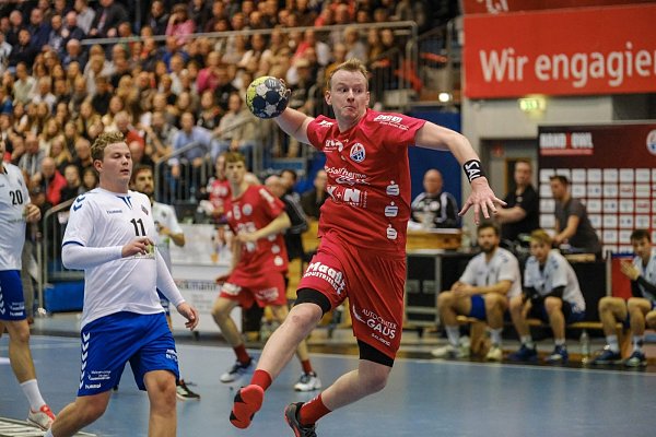 Es steht ein Familientreffen an: Jonas Zwaka trifft mit seiner TSG A-H Bielefeld auf den CVJM Rödinghausen, bei dem sein Bruder Lukas spielt. Es ist die erste Begegnung der beiden bei einem Ligaspiel. - © Andreas Zobe