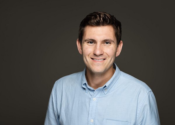 Junior-Professor Nicholas Güsken (Experimentelle und angewandte Physik). - © Luci Valentine Photography